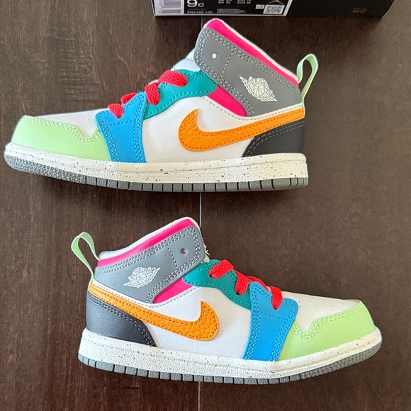 Rare Toddler Nike Jordan 1 Mid SE white taxi-dark shadow multi color sneakers - Picture 8 of 12
